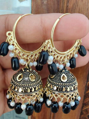 Jhumki is made of beautiful designer Meenakari using alloy and gold plated and decorated with black coloured pearls.