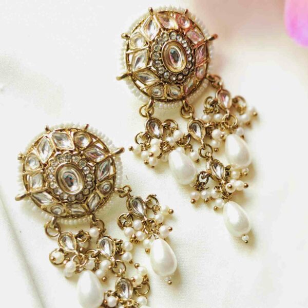 Ivory Munira Earring